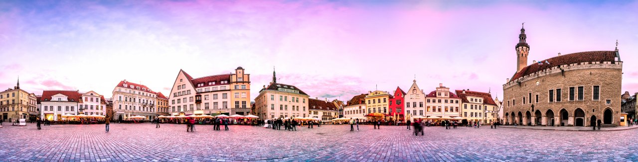 Ратушная площадь в Таллине. Фото: Ints Vikmanis / Shutterstock